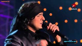 Sonu Nigam Performing Abhi Mujh Me Kahin Gima 2012 [upl. by Ttam]